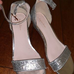 Silver wedges/like new/adorable dress shoes